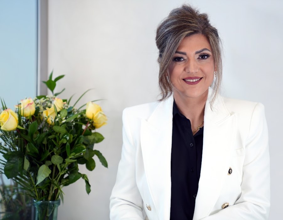 Dr.Vida Farokhshiar - Emergency Dentist Oakville