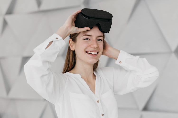 Virtual Reality and Other Modern Solutions for Fear Management.